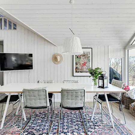 Vakantiehuis Within Walking Distance To The Water Vejby