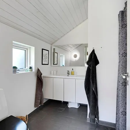 Within Walking Distance To The Water * Vejby